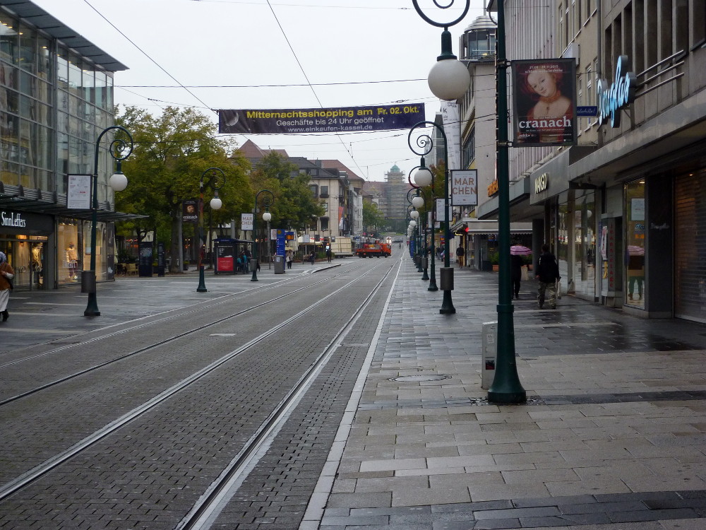 Foto der Königsstraße an einem Werktag morgens gegen 08:30 Uhr.